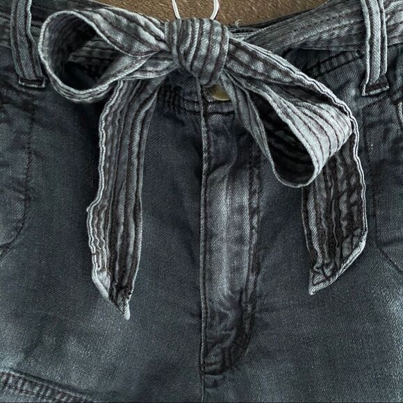 American Eagle Aerie Washed Out Look Black Paper Bag Belted Shorts Size 00 - Picture 4 of 6